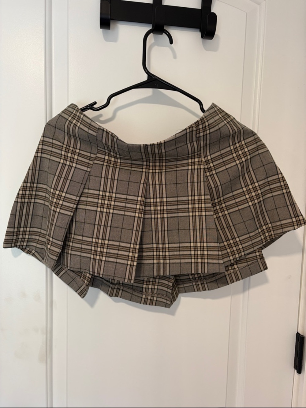 Windsor Plaid Mini Skirt - Neutral Gray/Tan